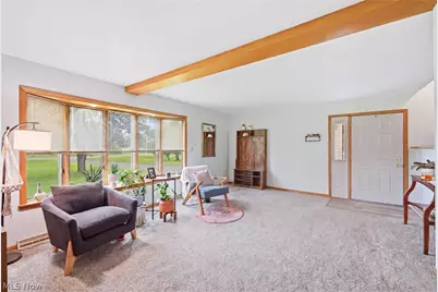 6667 Chestnut Ridge Road, Hubbard, OH 44425 - Photo 11