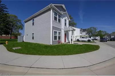 460 Auld Farm Circle, Akron, OH 44320 - Photo 3