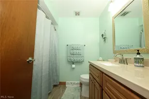 364 Country Club Blvd, Weirton, WV 26062 - Photo 23