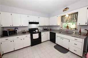 364 Country Club Blvd, Weirton, WV 26062 - Photo 9