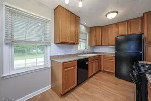 2751 Valley Rd, Cuyahoga Falls, OH 44223 - Photo 7