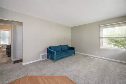 2751 Valley Road, Cuyahoga Falls, OH 44223 - Photo 3