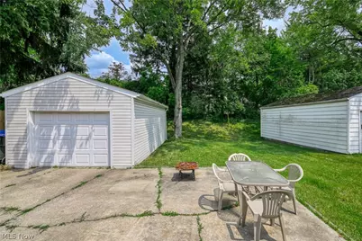2751 Valley Road, Cuyahoga Falls, OH 44223 - Photo 29