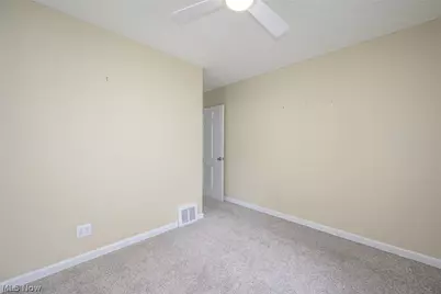 2751 Valley Road, Cuyahoga Falls, OH 44223 - Photo 13
