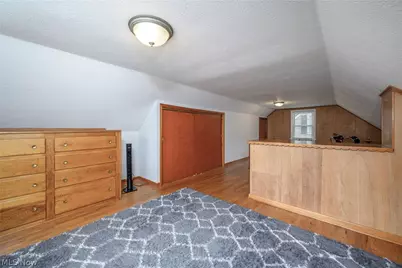 2751 Valley Road, Cuyahoga Falls, OH 44223 - Photo 17