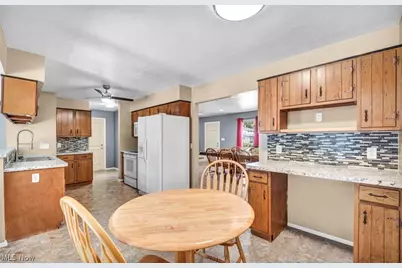 379 Ridgewood Drive, Eastlake, OH 44095 - Photo 11