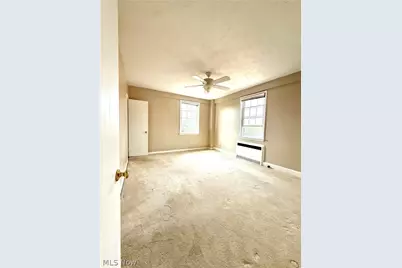 19015 Van Aken Boulevard, Huber Heights, OH 44122 - Photo 5