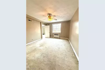 19015 Van Aken Boulevard, Huber Heights, OH 44122 - Photo 9