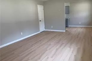 940 Oakwood Dr, Elyria, OH 44035 - Photo 5