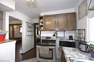 1375 Hart St, Akron, OH 44306 - Photo 9
