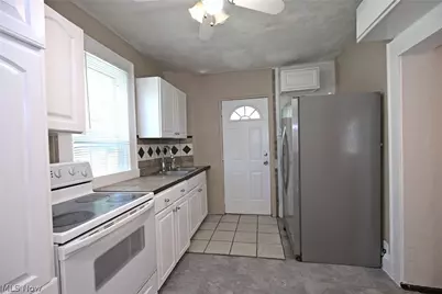519 Wellington Avenue, Akron, OH 44305 - Photo 9
