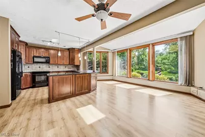 10182 Mulberry Road, Chardon, OH 44024 - Photo 5