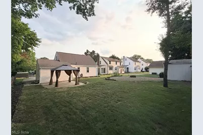 2007 32nd Street NW, Canton, OH 44709 - Photo 5
