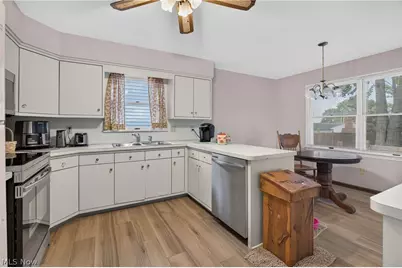 8488 Crystal Drive, Boardman, OH 44512 - Photo 9