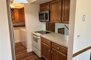 8140 Independence Dr, Mentor, OH 44060 - Photo 11
