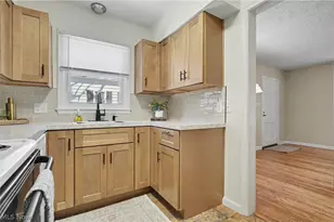 2554 23rd St, Cuyahoga Falls, OH 44223 - Photo 11