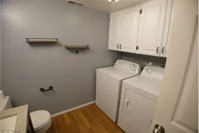306 Deepwood Drive, Wadsworth, OH 44281 - Photo 5