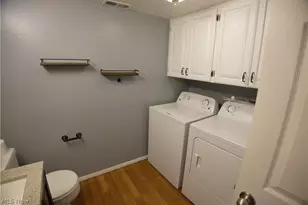 306 Deepwood Dr, Wadsworth, OH 44281 - Photo 5