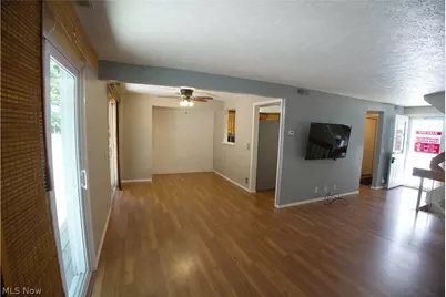 306 Deepwood Drive, Wadsworth, OH 44281 - Photo 13