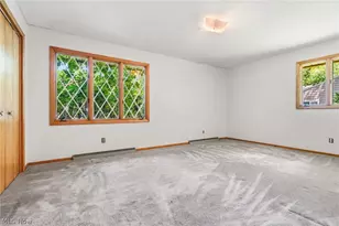 1129 Oak Tree Rd, Akron, OH 44320 - Photo 19