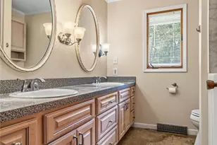 1129 Oak Tree Rd, Akron, OH 44320 - Photo 15