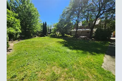 2685 Rocklyn Road, Huber Heights, OH 44122 - Photo 35