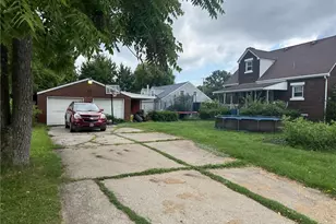 800 Tenney Ave, Campbell, OH 44405 - Photo 5
