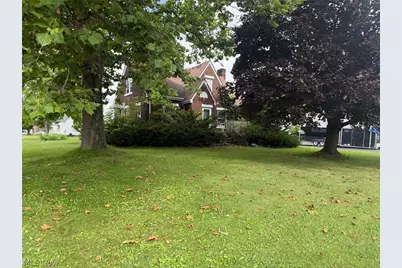 800 Tenney Avenue, Campbell, OH 44405 - Photo 3