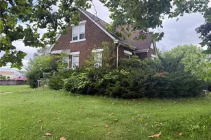 800 Tenney Ave, Campbell, OH 44405 - Photo 7