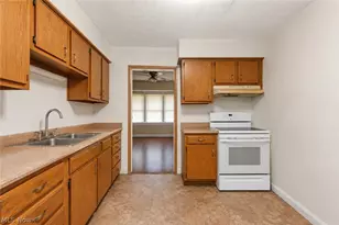 18914 Neff Rd, Loveland, OH 44119 - Photo 9