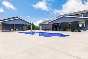 1850 Meadow Creek Dr, South Zanesville, OH 43701 - Photo 25