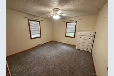 2636 Hollywood Boulevard, Steubenville, OH 43952 - Photo 7
