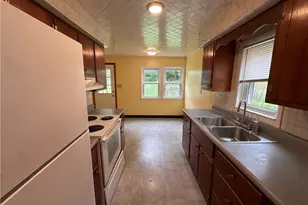 2636 Hollywood Blvd, Steubenville, OH 43952 - Photo 11