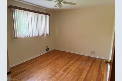 294 E 235th Street, Euclid, OH 44123 - Photo 9