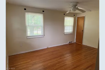 294 E 235th Street, Euclid, OH 44123 - Photo 11