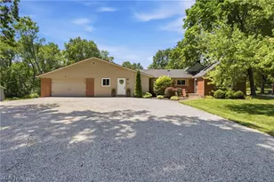 1846 Edwards Dr, Akron, OH 44306 - Photo 1
