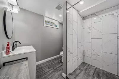 30018 Truman Avenue, Wickliffe, OH 44092 - Photo 9