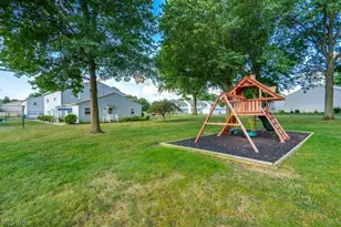2538 Royal County Down, Uniontown, OH 44685 - Photo 19