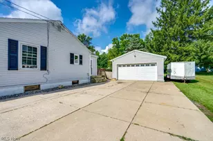88 Taylor Rd, Barberton, OH 44203 - Photo 3