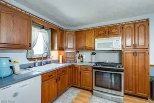 88 Taylor Rd, Barberton, OH 44203 - Photo 15