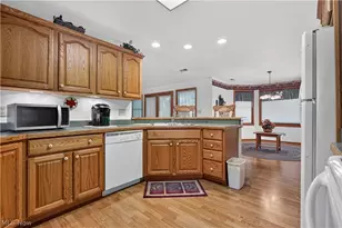 341 W Cedar St, Jefferson, OH 44047 - Photo 3