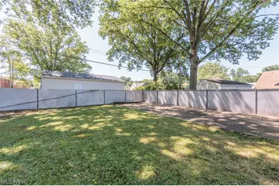 1130 Saxe Avenue, Cuyahoga Falls, OH 44221 - Photo 37
