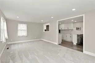 935 Blossom Ln, Zanesville, OH 43701 - Photo 13