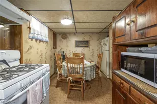 1931 Taft Ave NE, Canton, OH 44705 - Photo 29