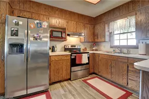 328 10th St NW, New Philadelphia, OH 44663 - Photo 3