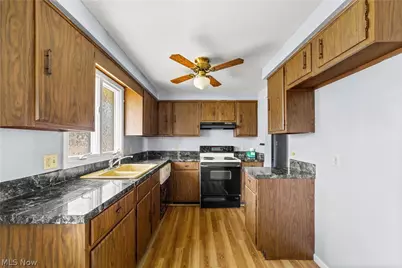 1423 Shaffer, Lorain, OH 44053 - Photo 9