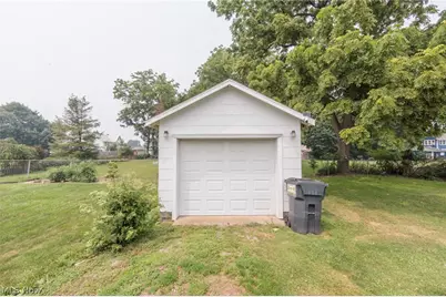 118 Hickory Street, Bellevue, OH 44811 - Photo 5