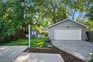 1881 Hanover St, Cuyahoga Falls, OH 44221 - Photo 33