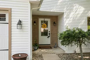 205 Treehouse Ln, Zanesville, OH 43701 - Photo 3