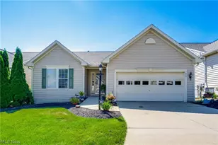 824 Willow Creek Dr, Akron, OH 44333 - Photo 1